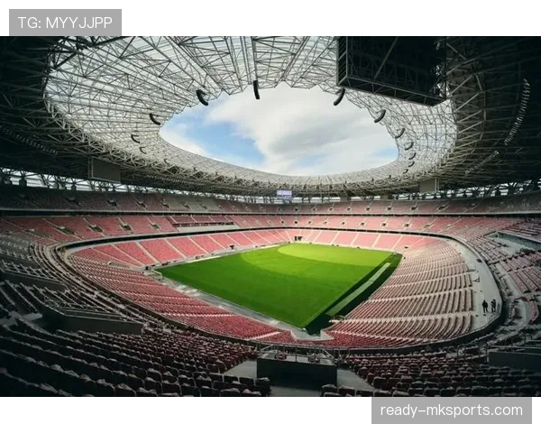 布达佩斯球场迎国际赛事热潮,状态回暖引关注 布达佩斯球场迎国际赛事热潮,状态回暖引关注